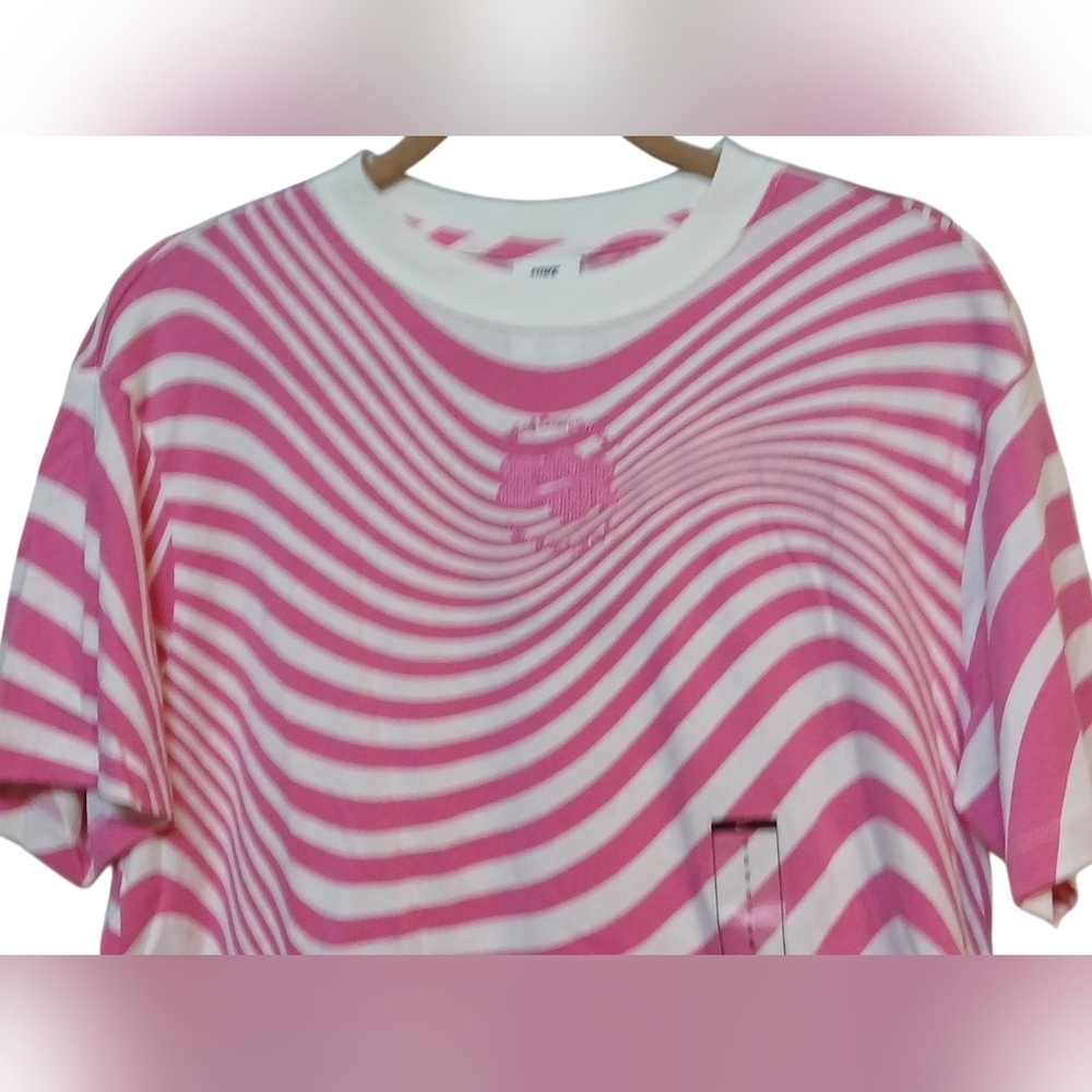 Nike - NWT, Pink & White Short Sleeve Dress W/Geometric Print, Emmroidered Logo, - Picture 5 of 12